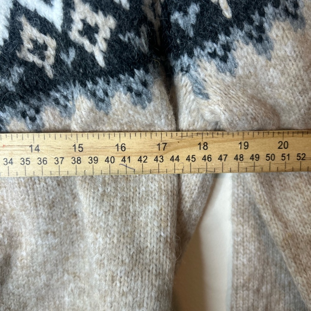 Abercrombie & Fitch Beige and Dark Green Fair Isle Sweater - Picture 5 of 6